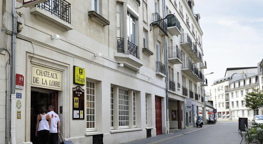 HÔTEL DES CHÂTEAUX DE LA LOIRE 47/50