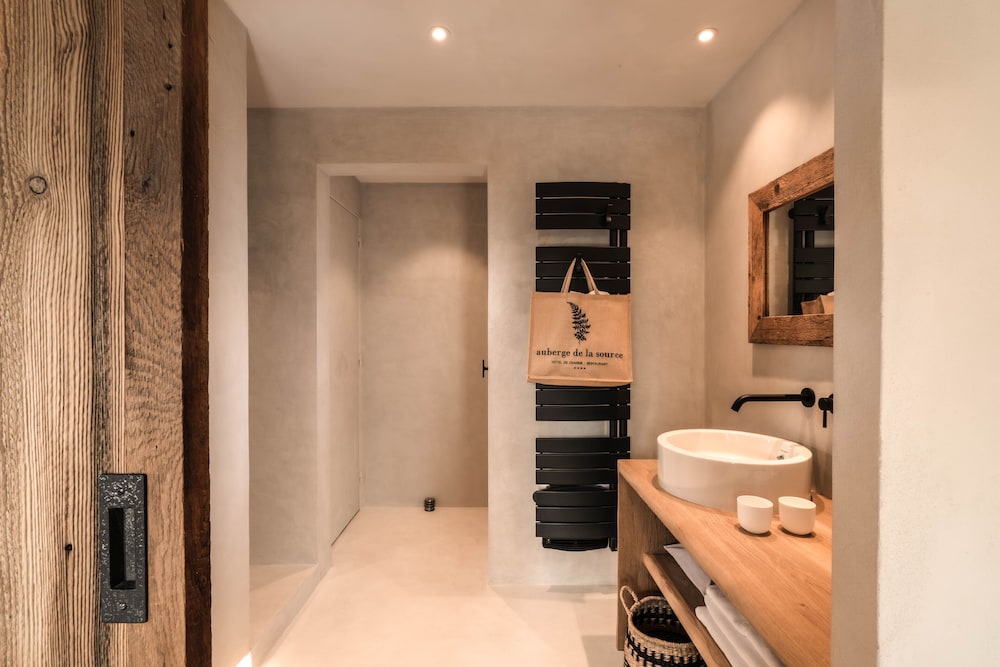 Auberge De La Source 36/69