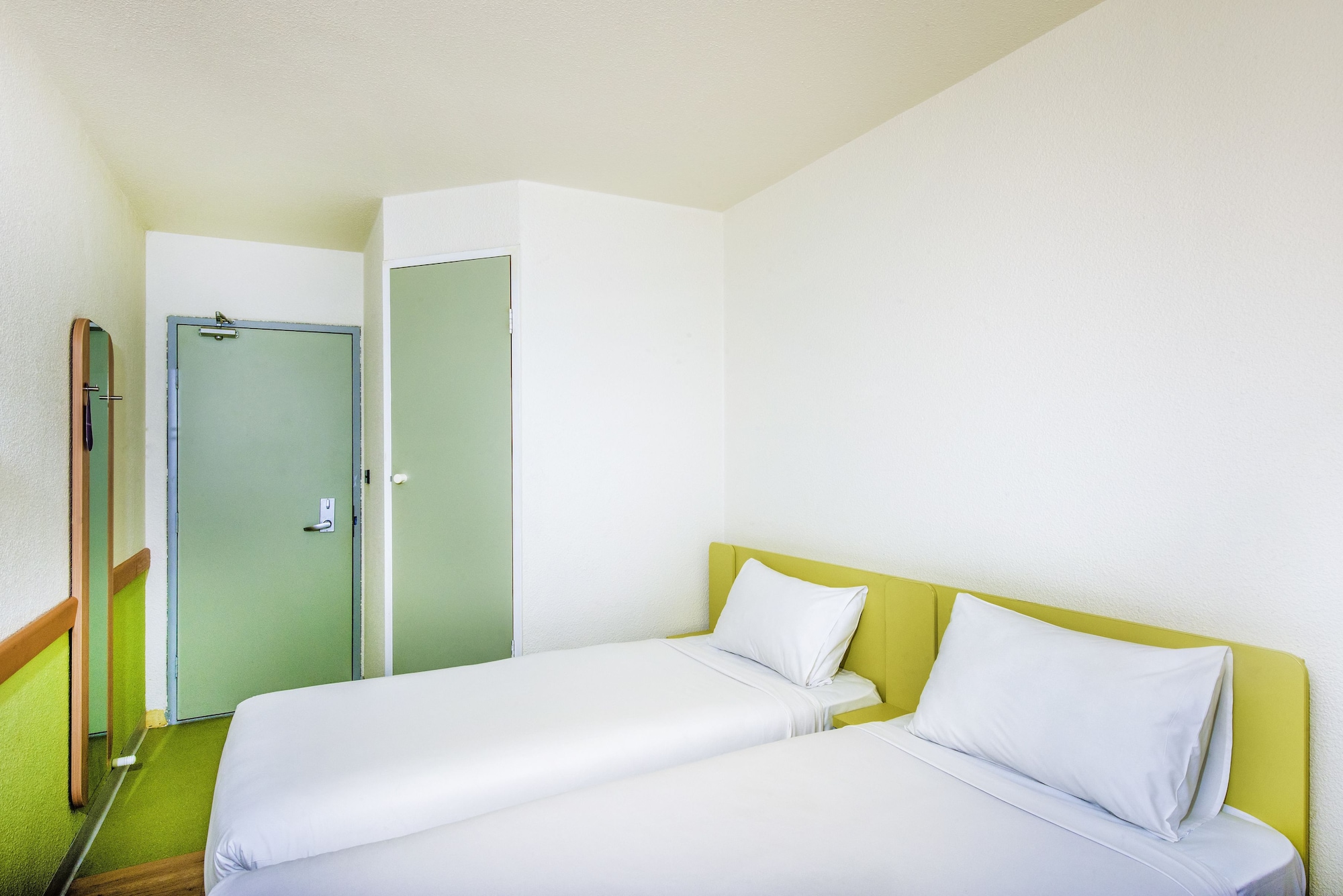 STANDARD, TWIN BEDS