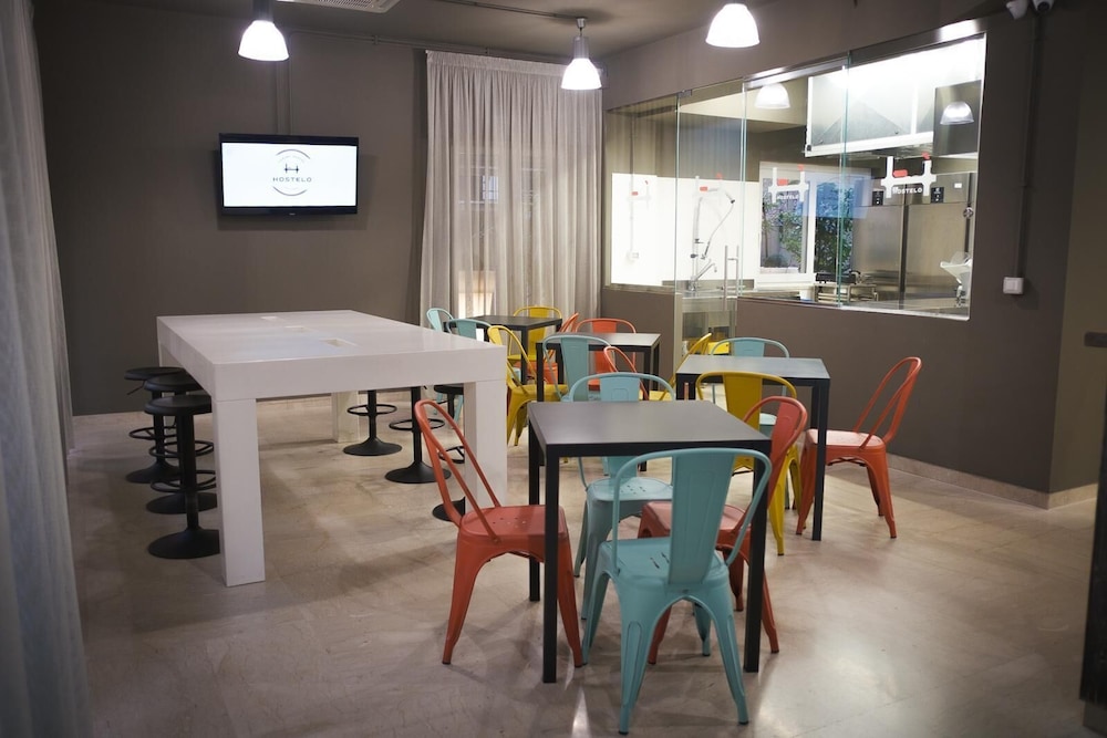 Hostelo Luxury Hostel 53/64
