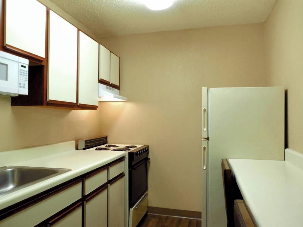 غرفة بسريرين مزدوجين بمطبخ، Studio 6 Extended Stay South Bend Mishawaka South IN 8/10