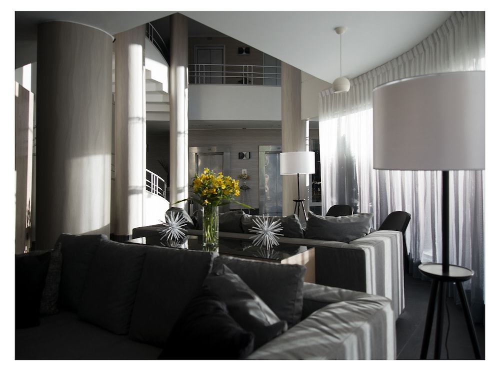 CASA GRANDE SUITES 23/42