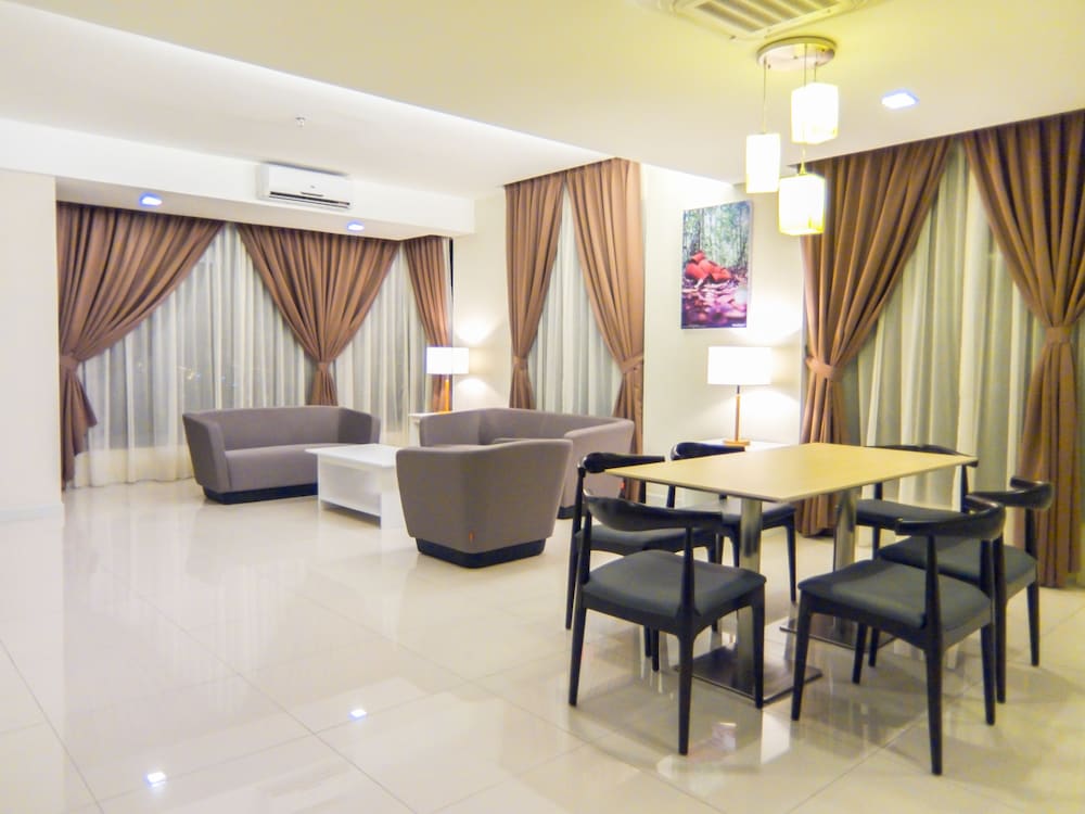 Sky Hotel Kota Kinabalu 36/50