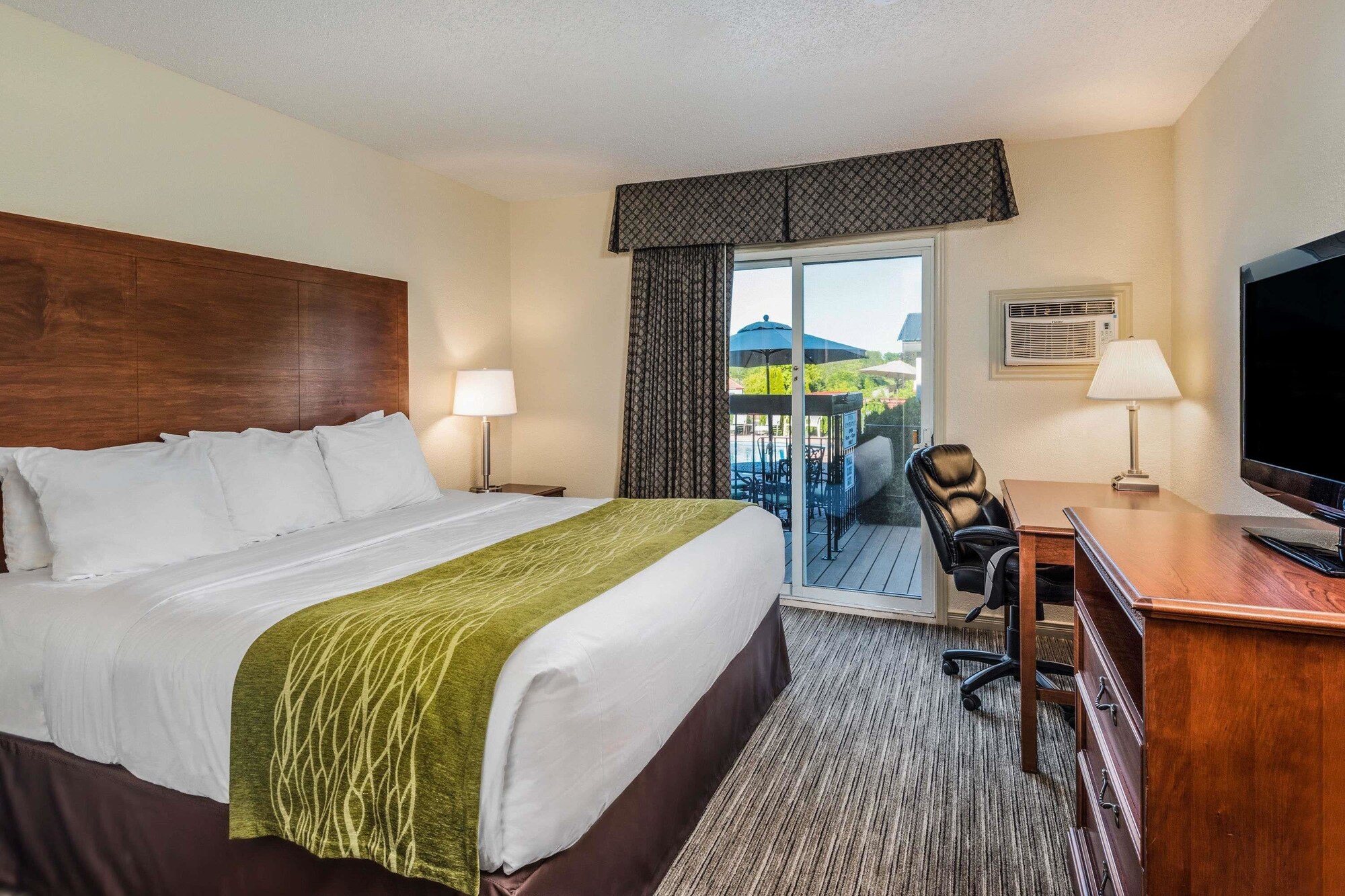 Room, King Bed, Pool Side, Balcony
