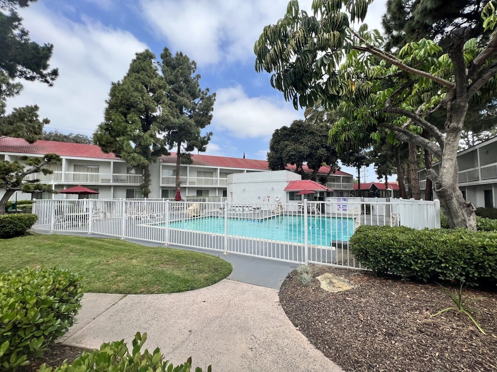 Motel6 Santa Ana, CA - Irvine - Orange County Airport 46/54