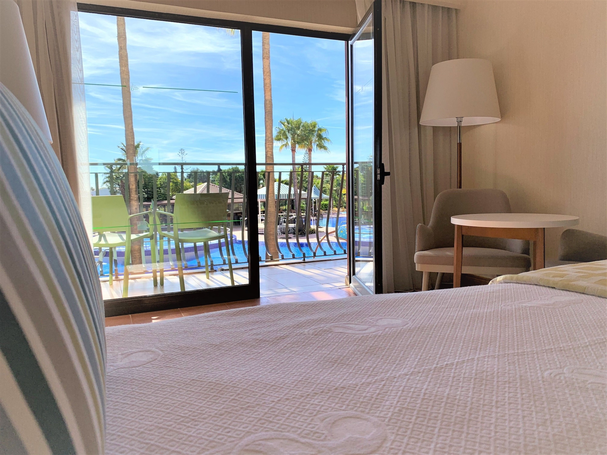 Single Deluxe Pool View