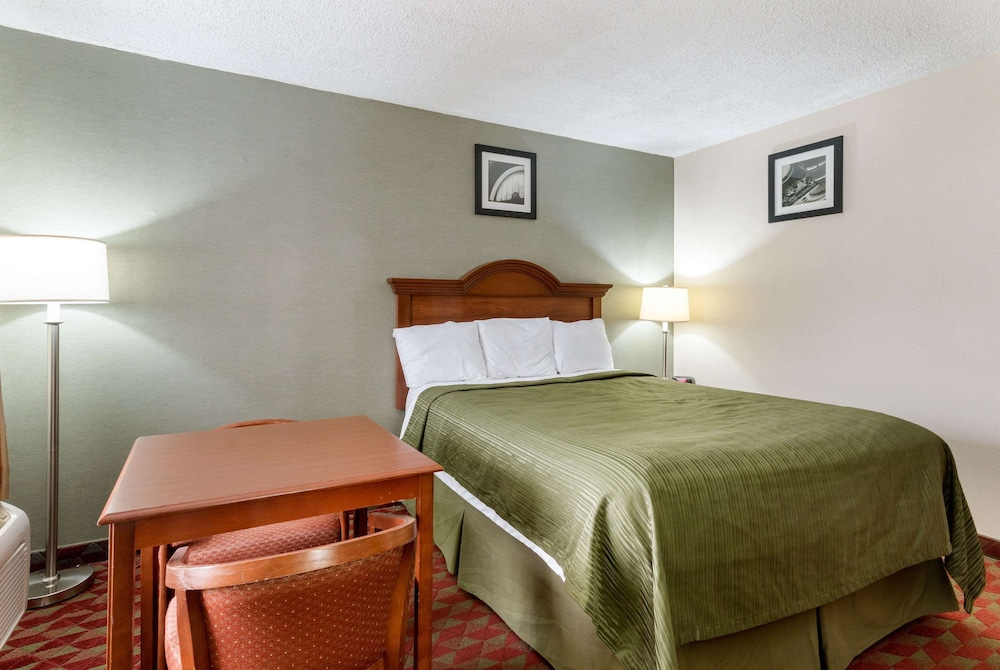 Econo Lodge Huntington - Barboursville University Area 19/34