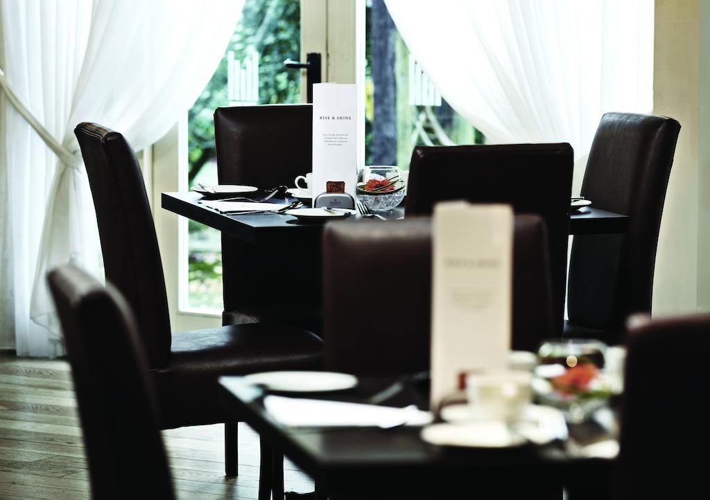 Copthorne Hotel London Gatwick 27/29