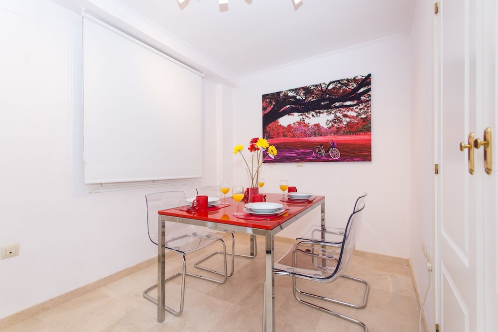 The Zentral Suites & Apartments 55/75