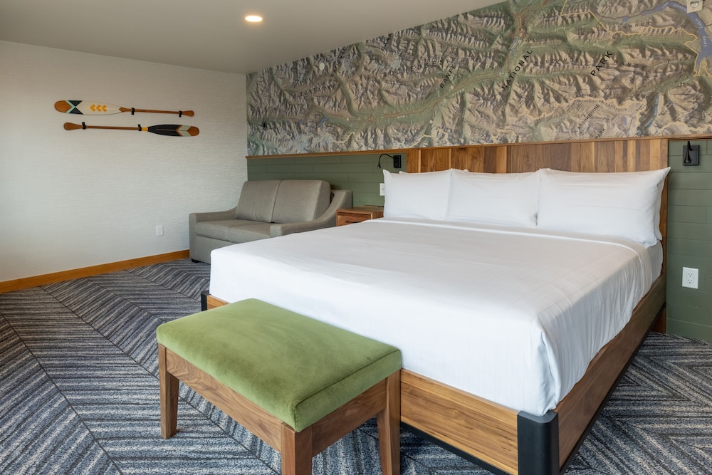 SUPERIOR, STUDIO, SUITE, KING BED, MOUNTAIN VIEW