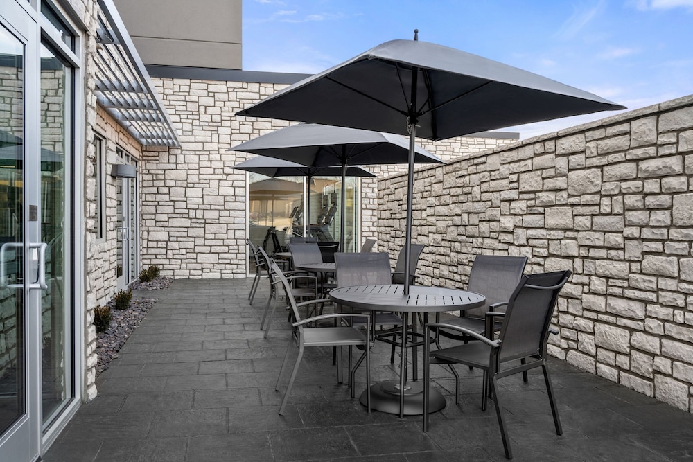 Fairfield Inn & Suites by Marriott Cape Girardeau 16/18
