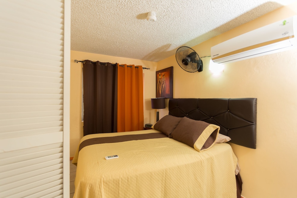 New Kingston C.A. Guest Apartments I 8/18