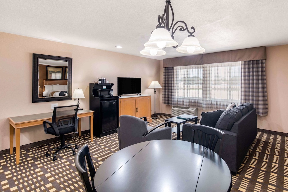 QUALITY INN AND SUITES PLANO EAST RICHARDSON 38/62