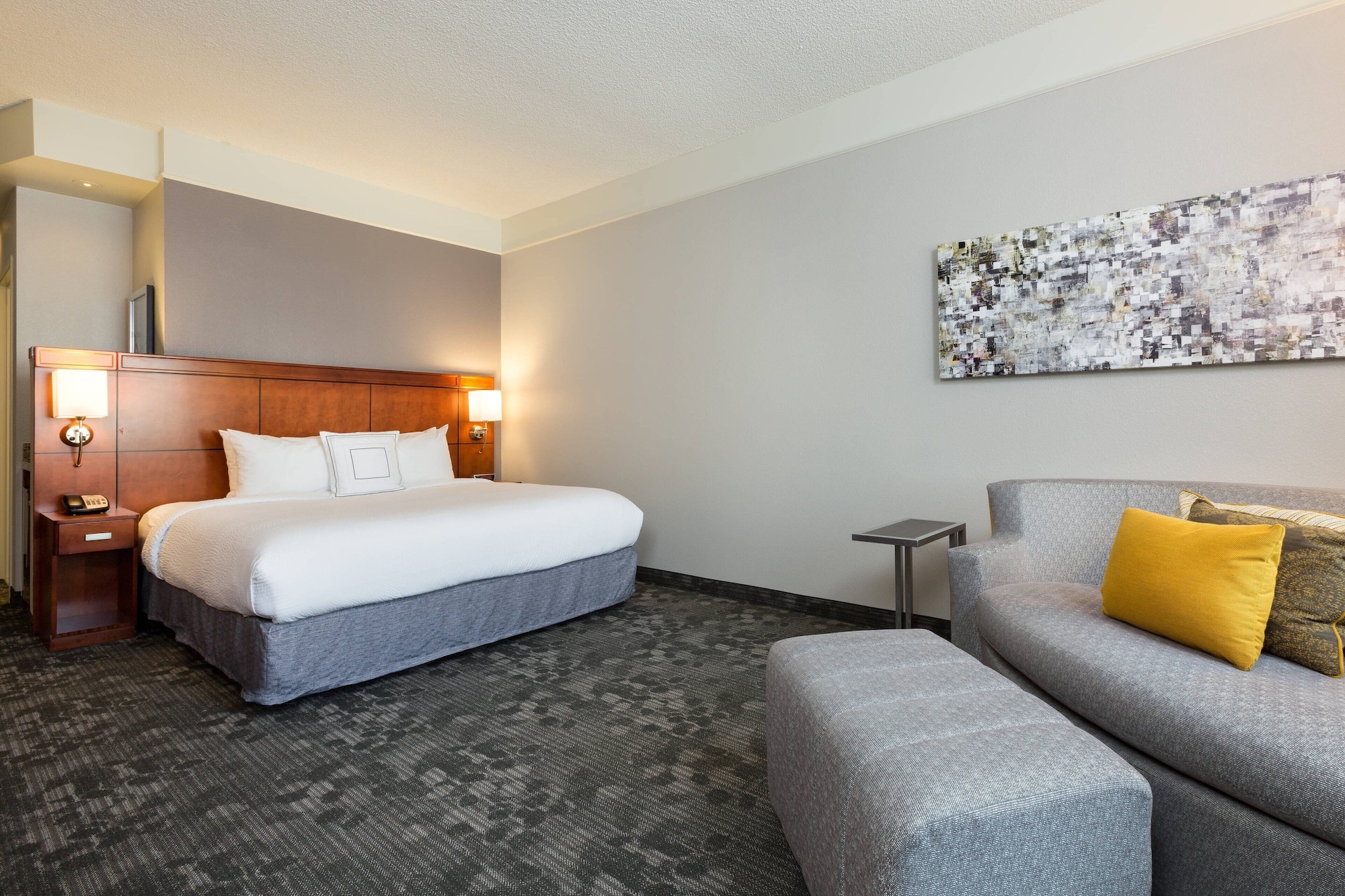 Room at COURTYARD BY MARRIOTT HOUSTON BY THE GALLERIA, HOUSTON - TX