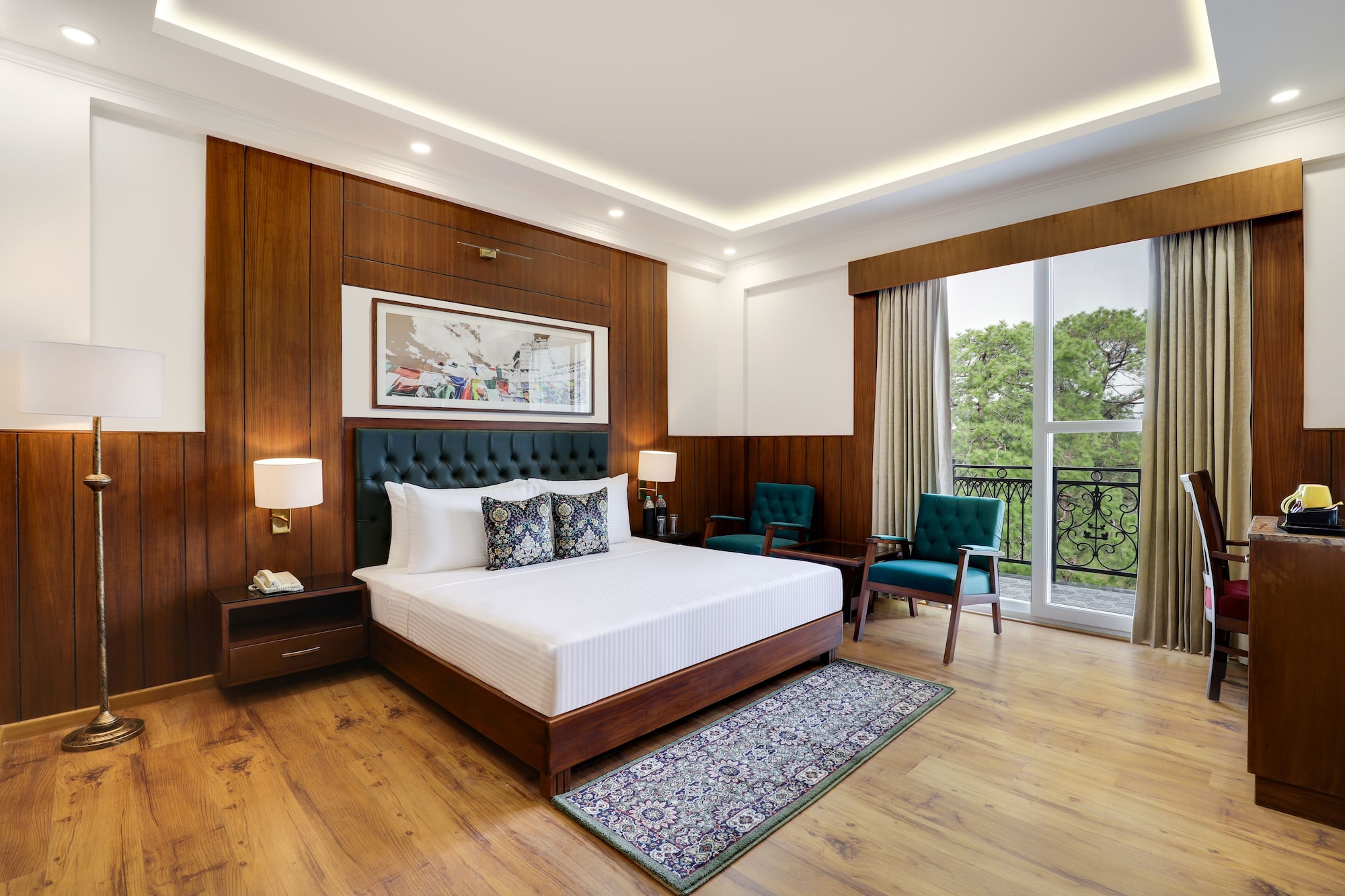 SUPERIOR, KING BED