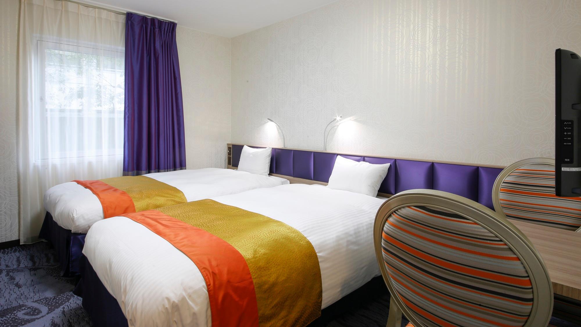 Casual, Standard, Twin Beds