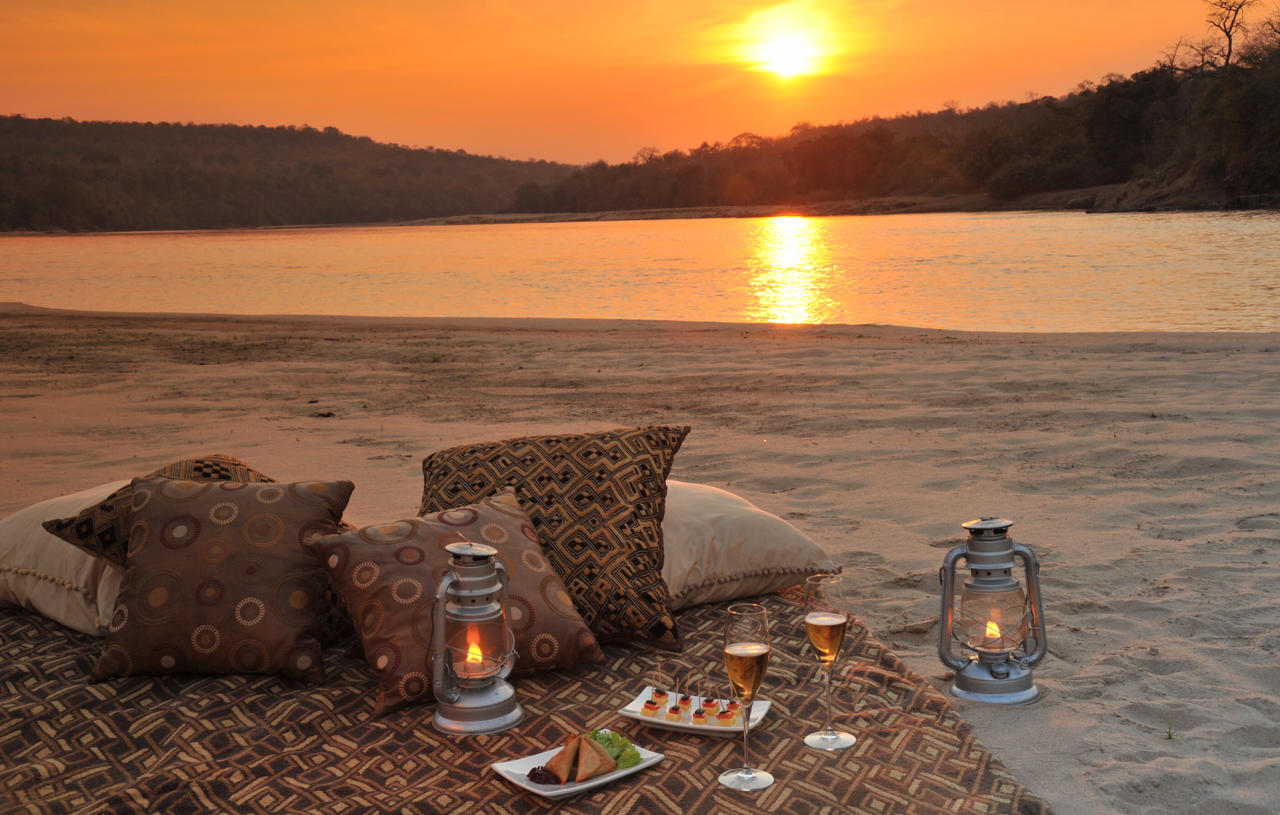Serena Mivumo River Lodge 18/30