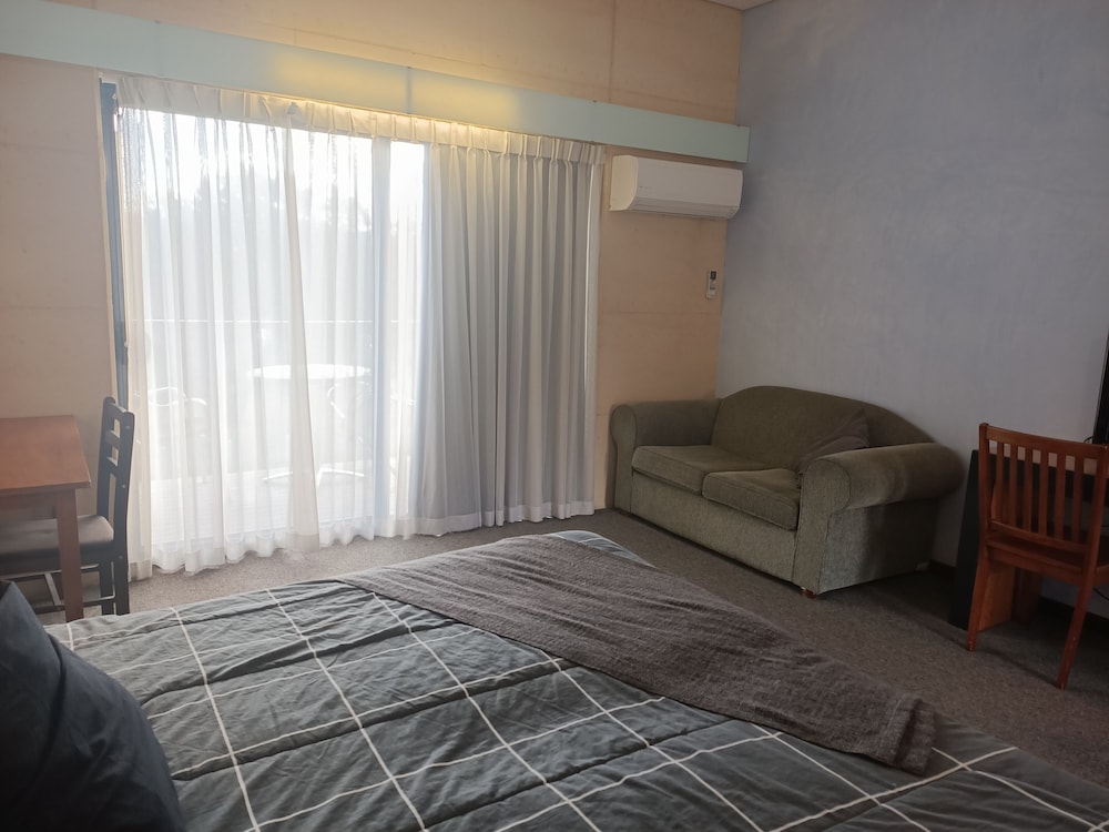 Yanchep Inn 18/41
