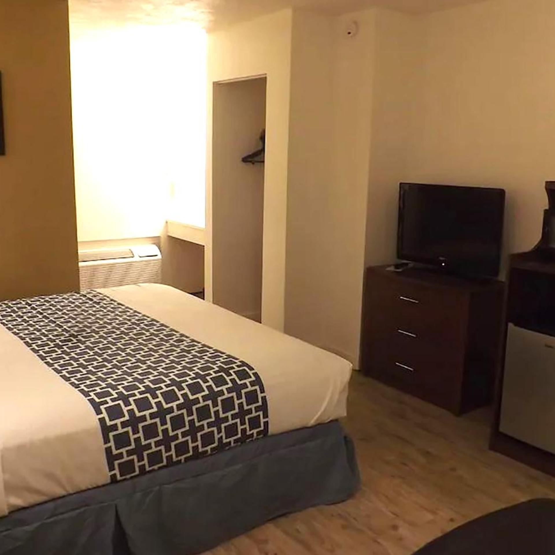 Coratel Inn Suites McCook 12/25