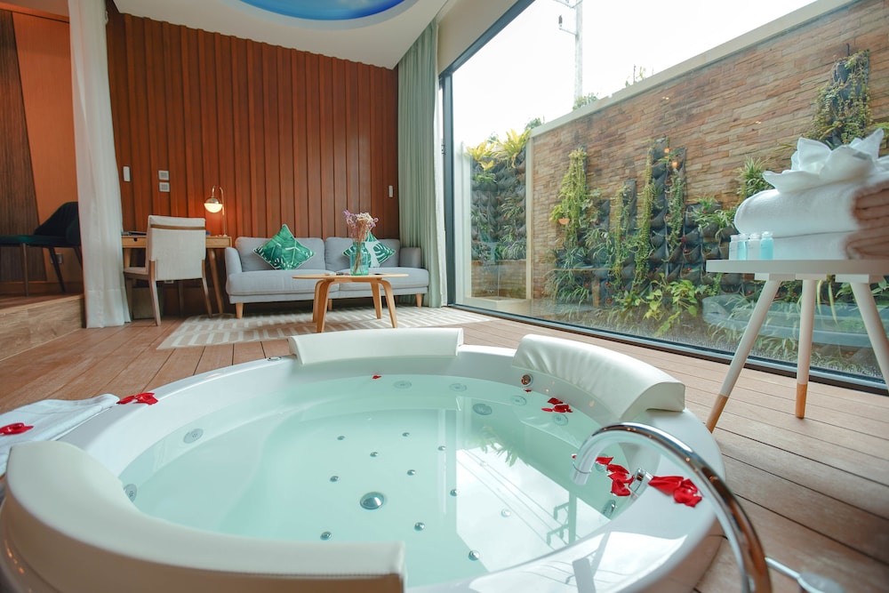 Pool Suite Chiang Mai 38/50