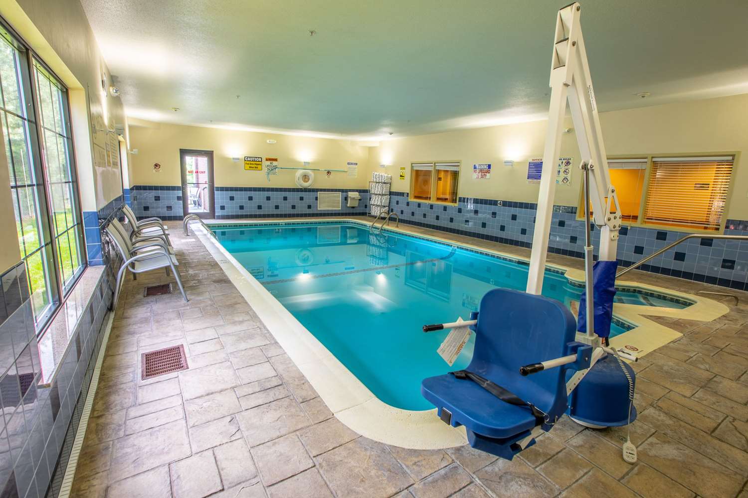 swimming pool spa