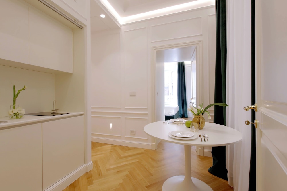 Domna Luxury Suites 17/23