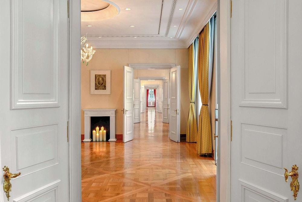 Taschenbergpalais Kempinski Hotel 10/66