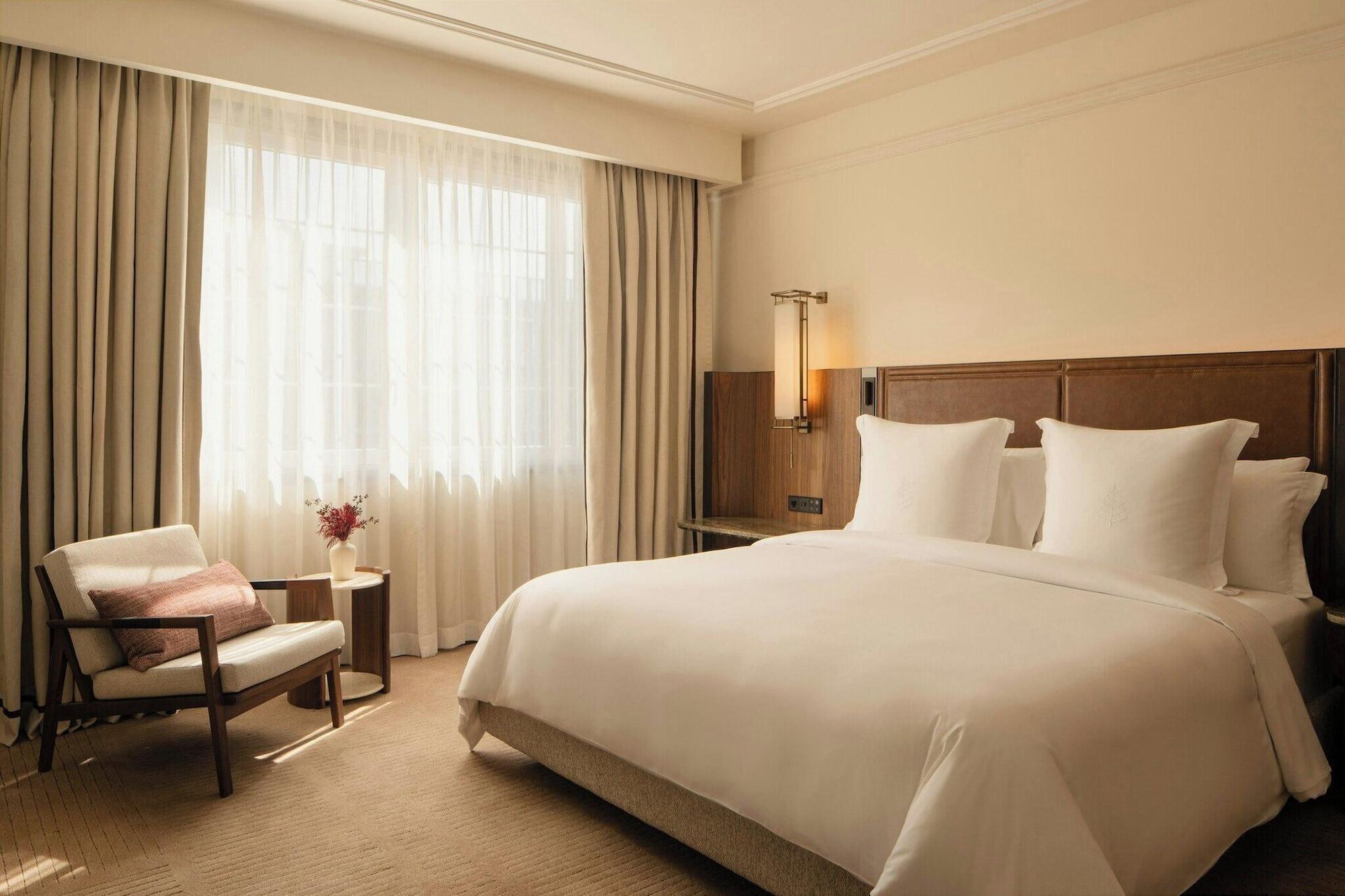 Executive, Suite, Resident View