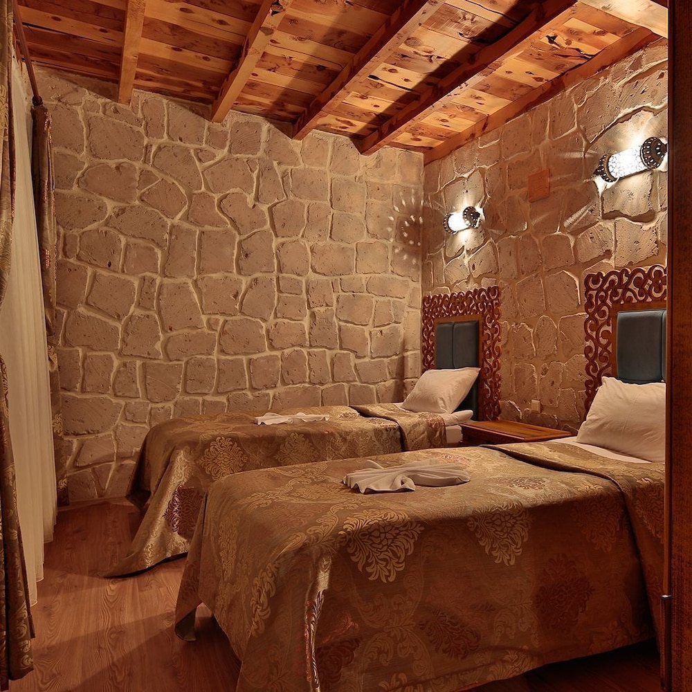 Elevres Stone House Hotel 24/67