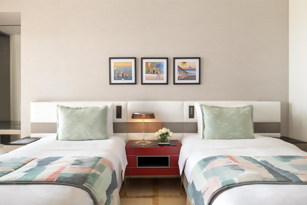 Ishtar, Superior, Twin Beds