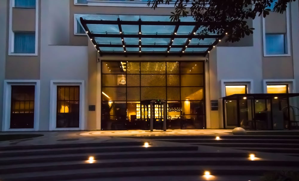Lemon Tree Premier City Center Gurgaon 4/53