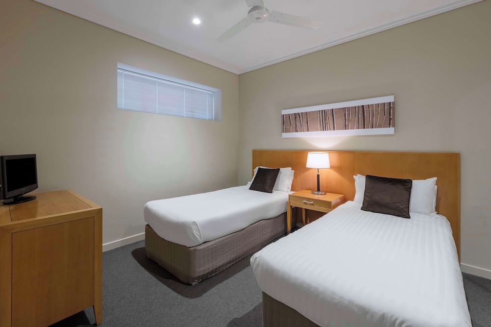 شقة بسريرين كينج بإطلالة على المسبح بغرفتي نوم، Oaks Hervey Bay Resort and Spa 2/7