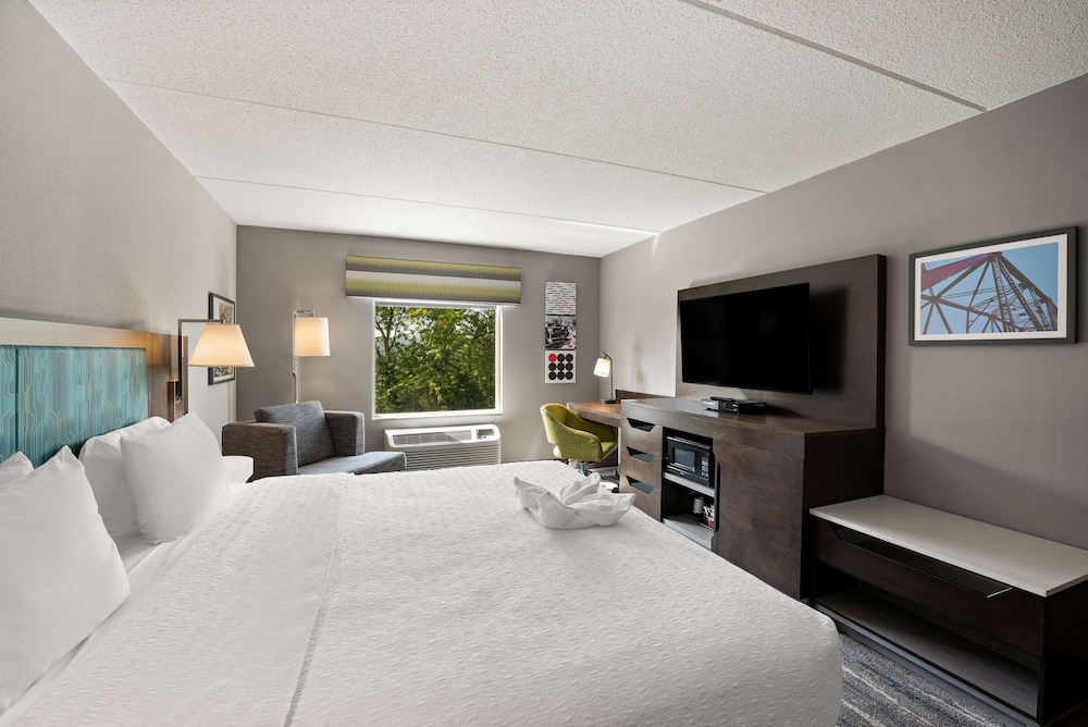 غرفة قياسية بسرير كينج، Hampton Inn & Suites Poughkeepsie 3/9