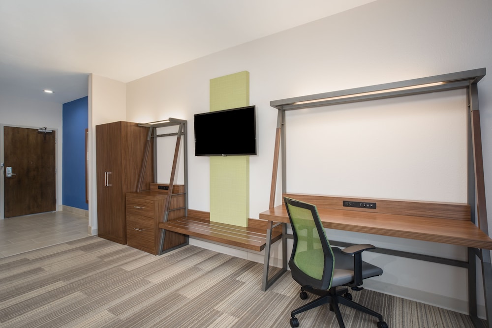 Holiday Inn Express Slidell 61/73