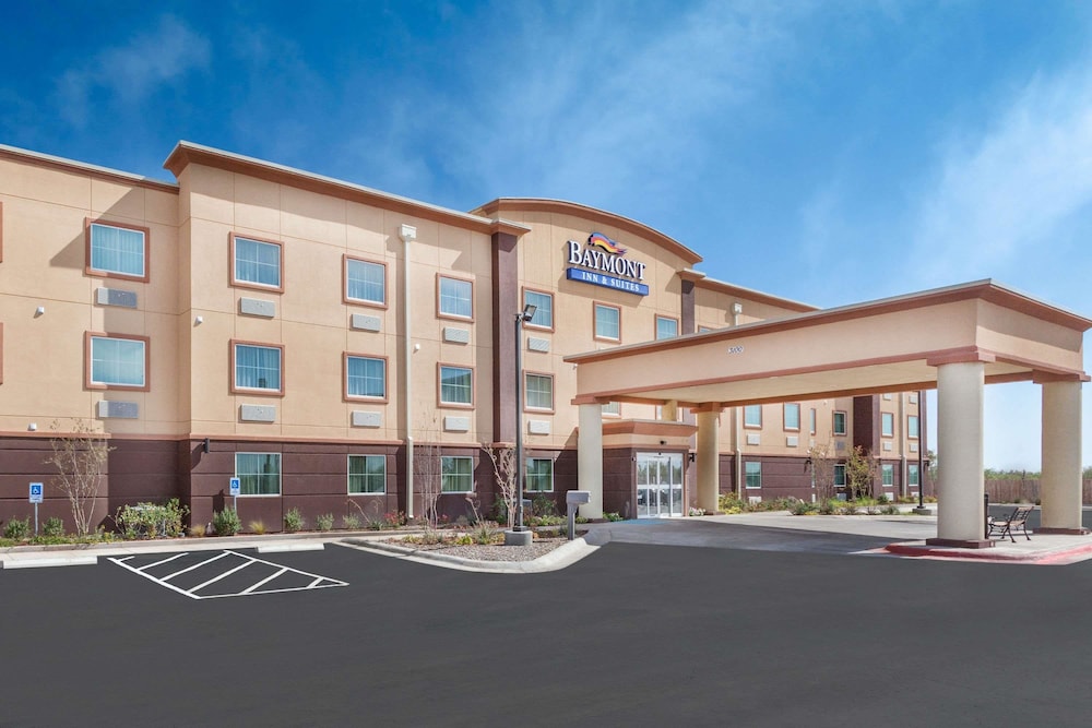 Baymont by Wyndham Midland Center 1/27