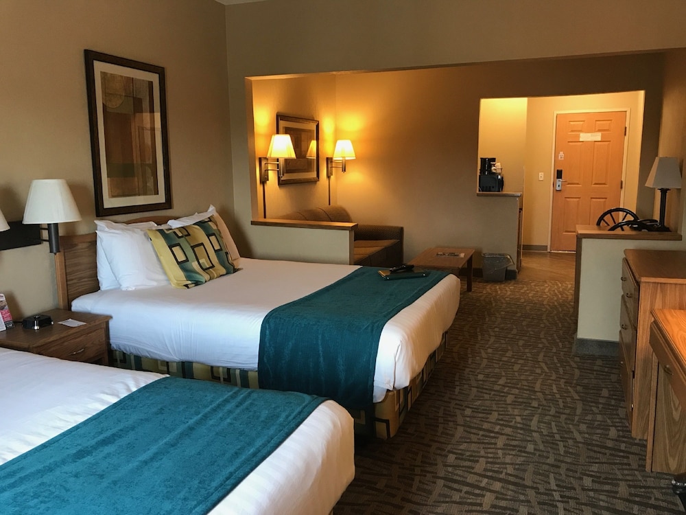 Expressway Suites Bismarck 22/65