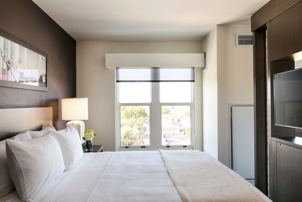 Hyatt House Charleston/Historic District 11/57