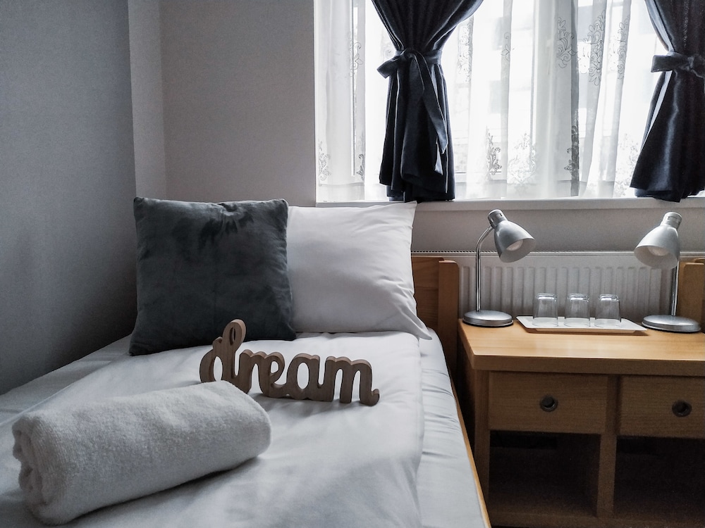 Bloom Inn 15/29