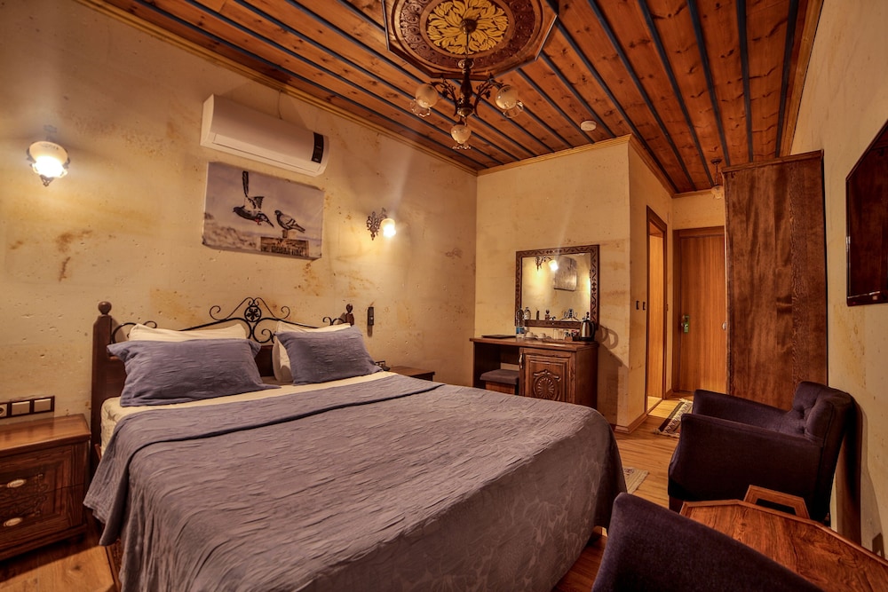 Milat Cave Hotel 23/50