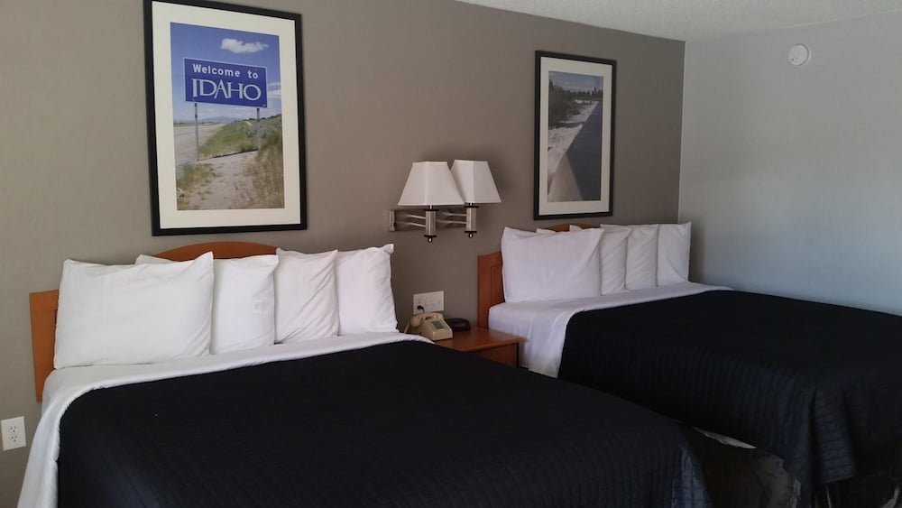 Motel West 23/58