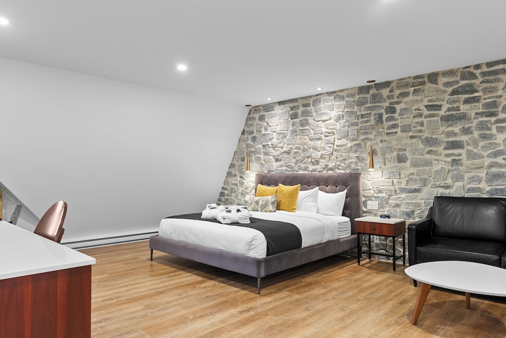Signature, King Bed