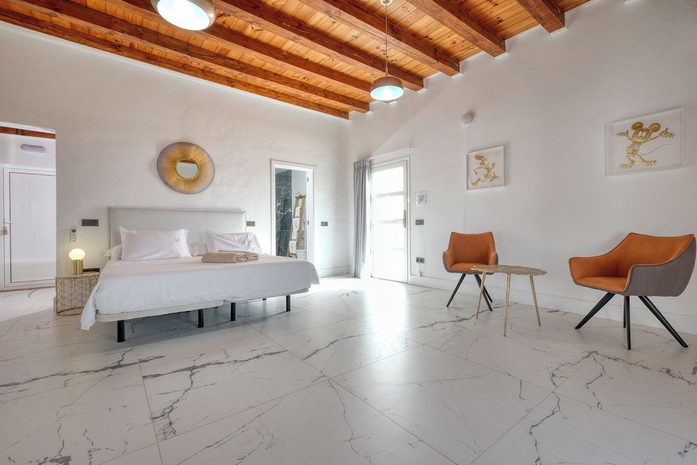 Deluxe, Suite, King Bed, Sea View