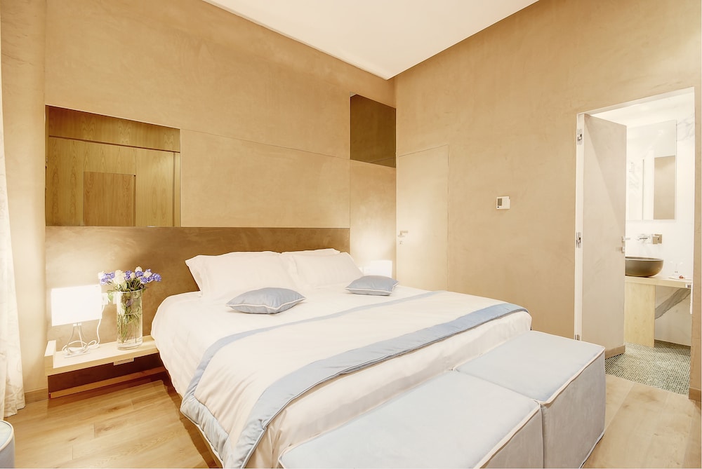 Sun Suite Luxury Pantheon 23/50