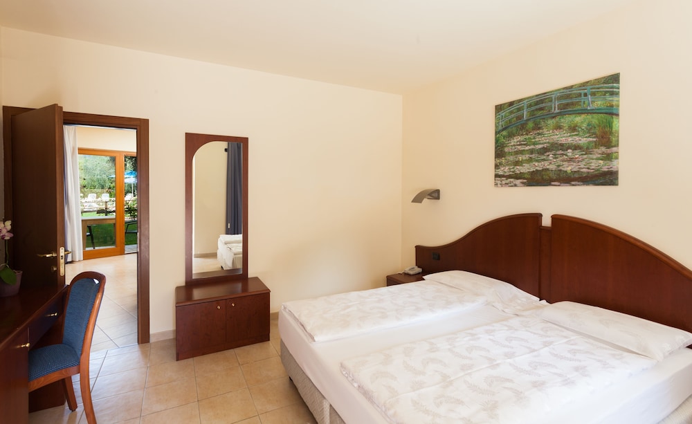 Villa Isabella Hotel & Residence 8/50