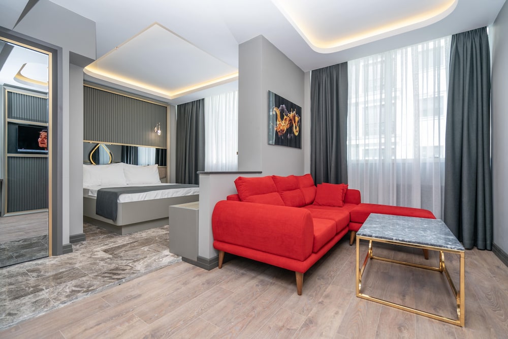 216 Ruby Suite 29/43