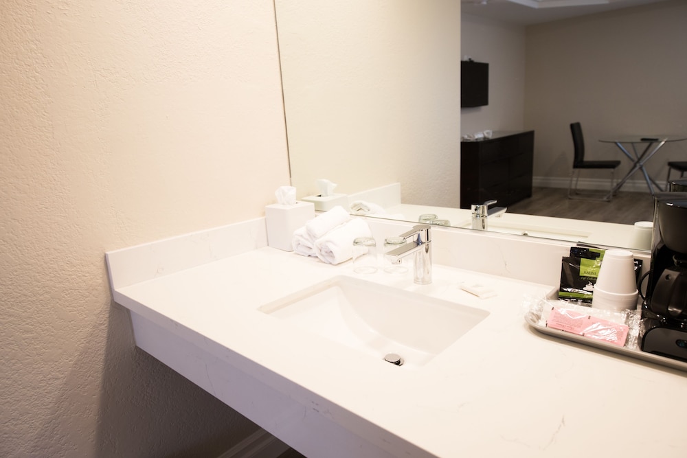 Wilshire Crest Hotel Los Angeles 16/35