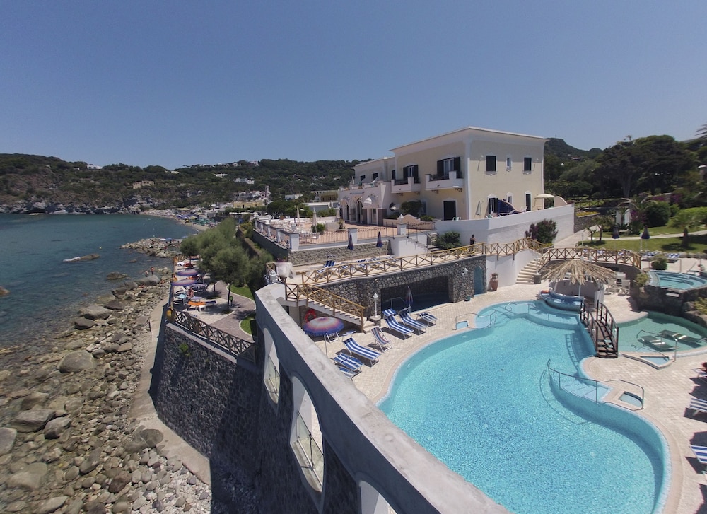 Hotel Tritone Resort And Spa 72/78