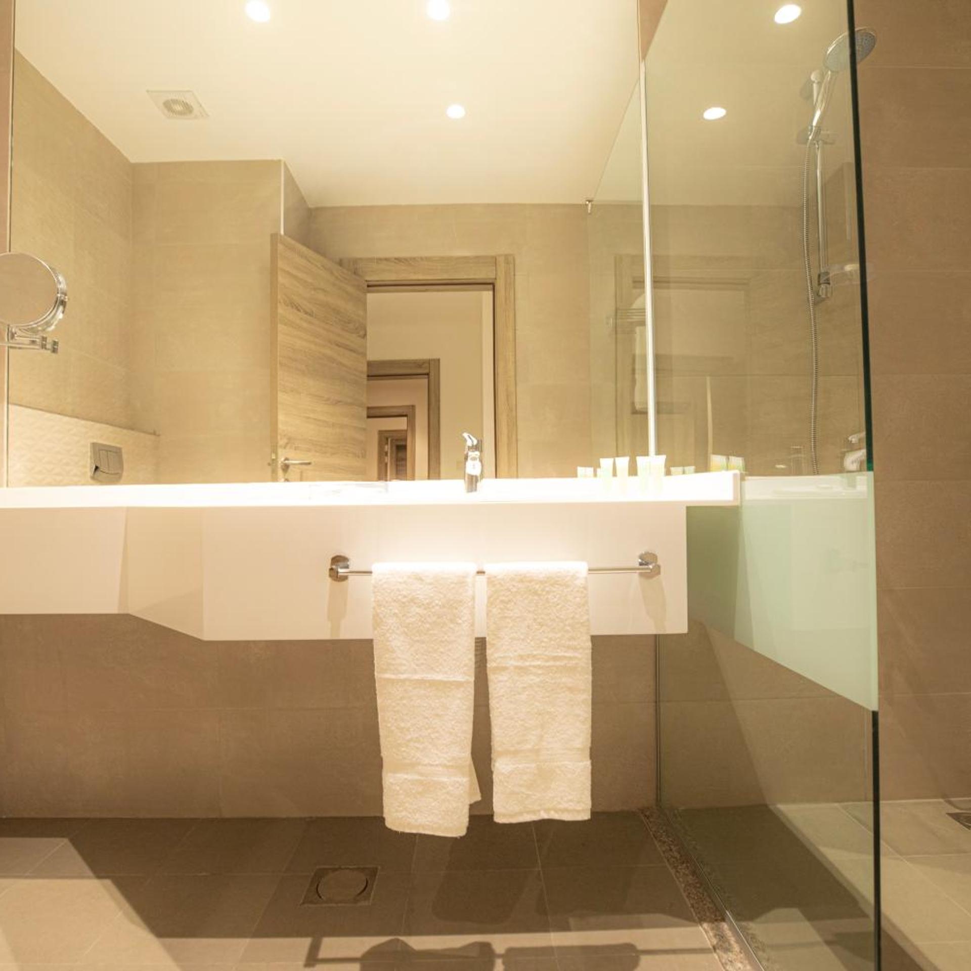 Golden Tulip Amman 83/83