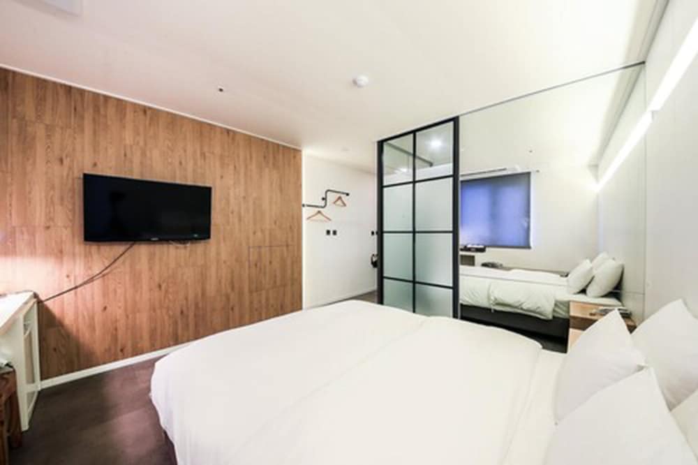 BLVD Hotel 19/29