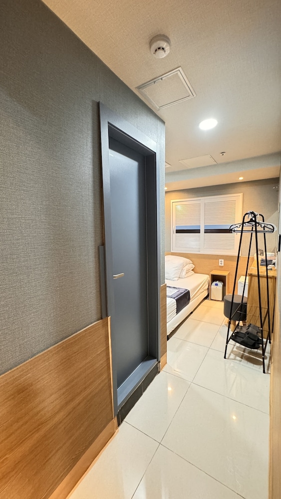 Myeong-Dong New Stay Inn 25/50